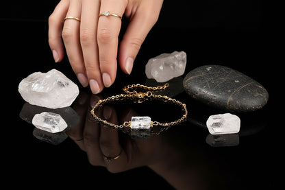 CLEAR QUARTZ BRACELET